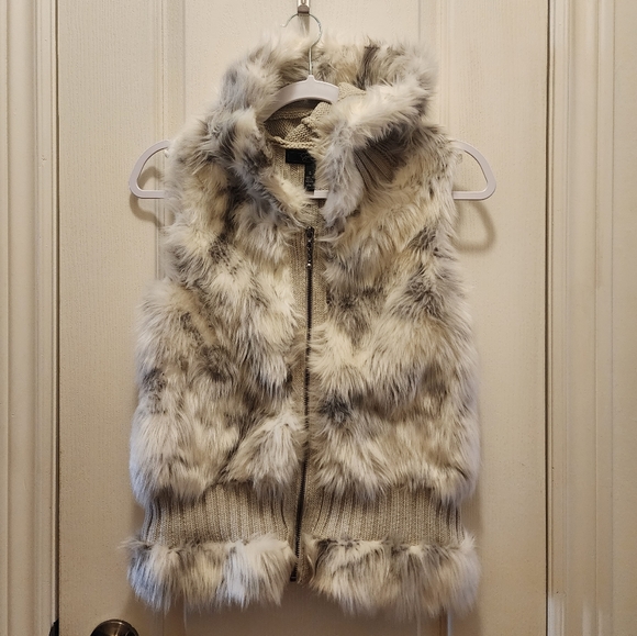 🎈2/$50 Jessica Simpson CHERISH Faux Fur Vest - Picture 9 of 13